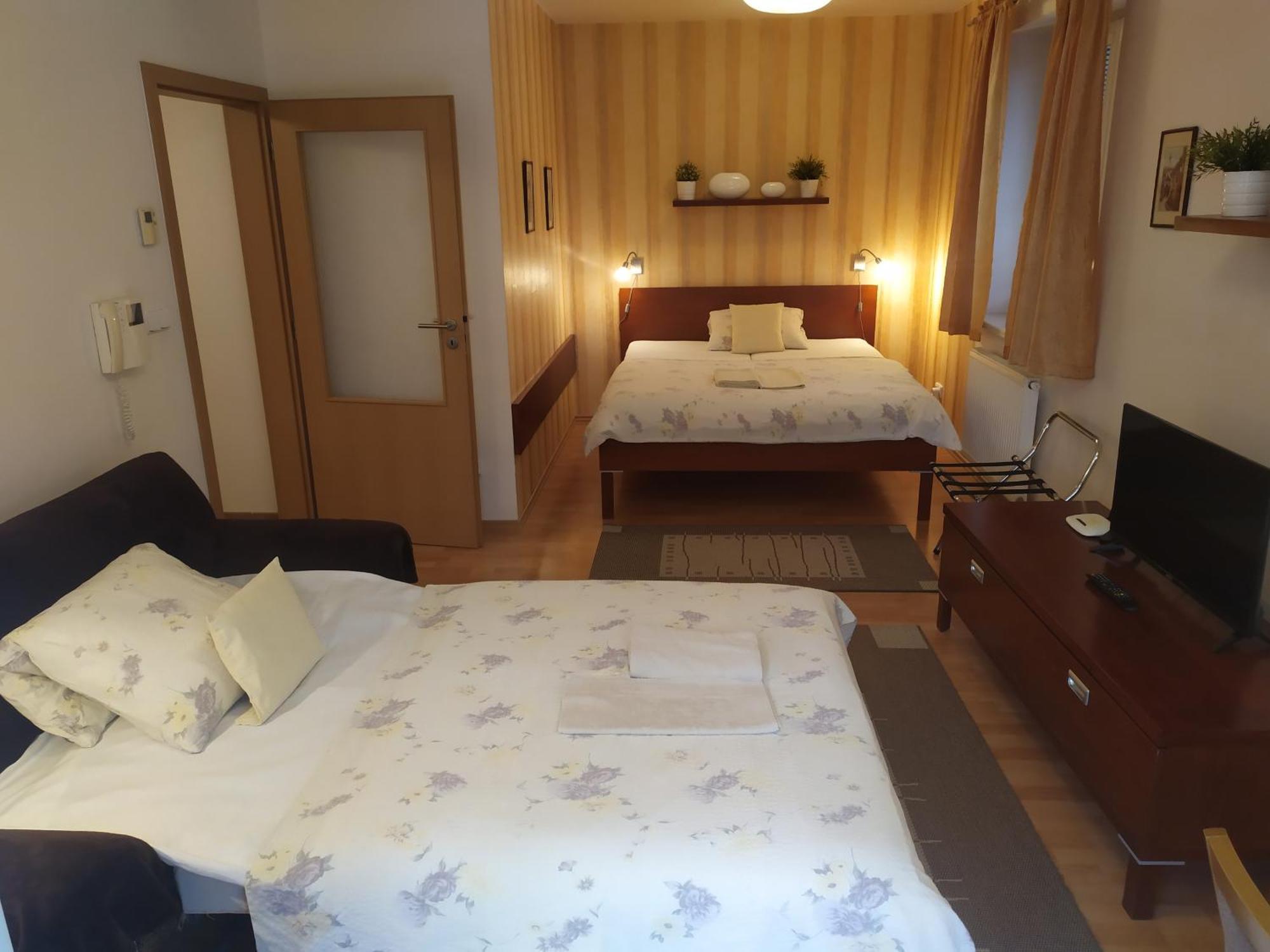 Gonda Apartments Χράντεκ Κράλοβε Εξωτερικό φωτογραφία