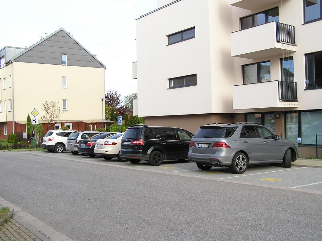Gonda Apartments Χράντεκ Κράλοβε Εξωτερικό φωτογραφία