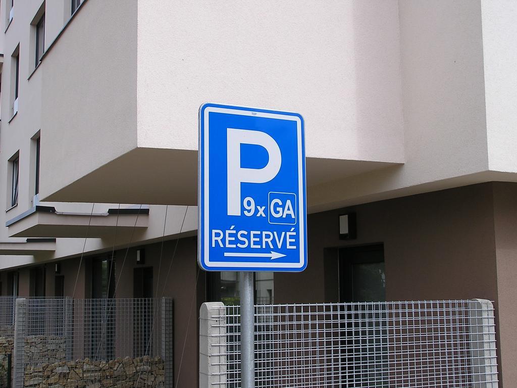Gonda Apartments Χράντεκ Κράλοβε Εξωτερικό φωτογραφία