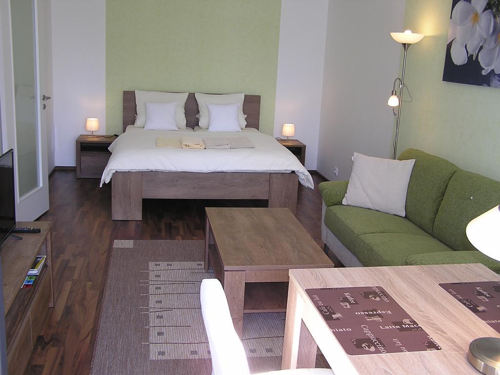 Gonda Apartments Χράντεκ Κράλοβε Εξωτερικό φωτογραφία