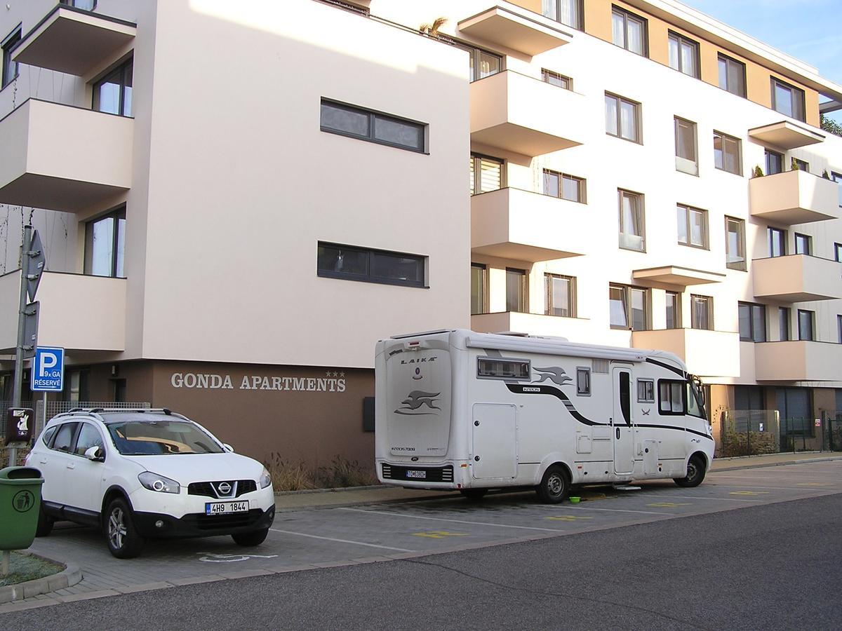 Gonda Apartments Χράντεκ Κράλοβε Εξωτερικό φωτογραφία